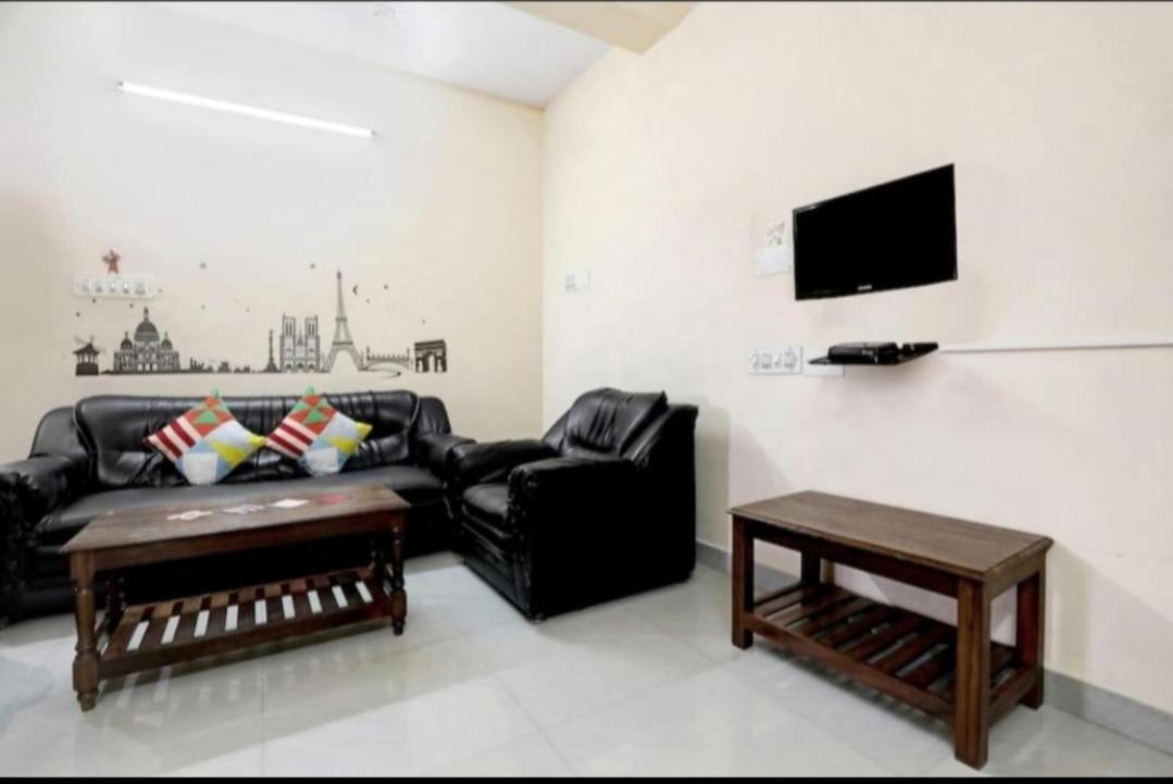 2bhk Villa. Near Rock Beach. Stay. *